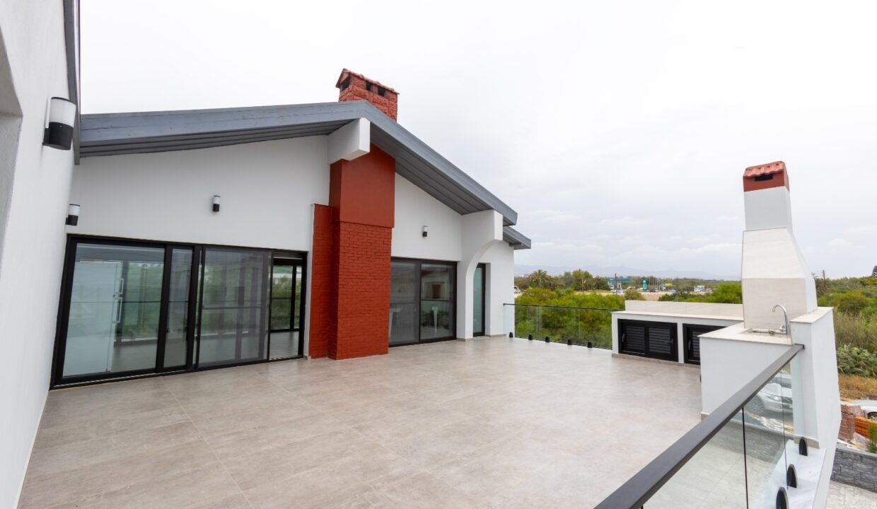 WhatsApp Image 2024-12-07 at 15.39.44 (1)