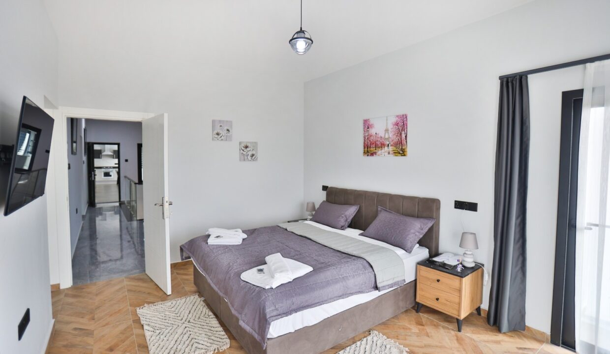 WhatsApp Image 2024-12-07 at 15.39.46 (1)