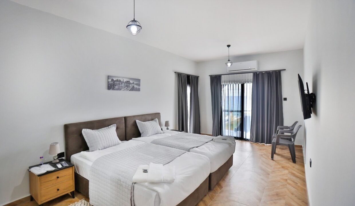 WhatsApp Image 2024-12-07 at 15.39.46 (4)