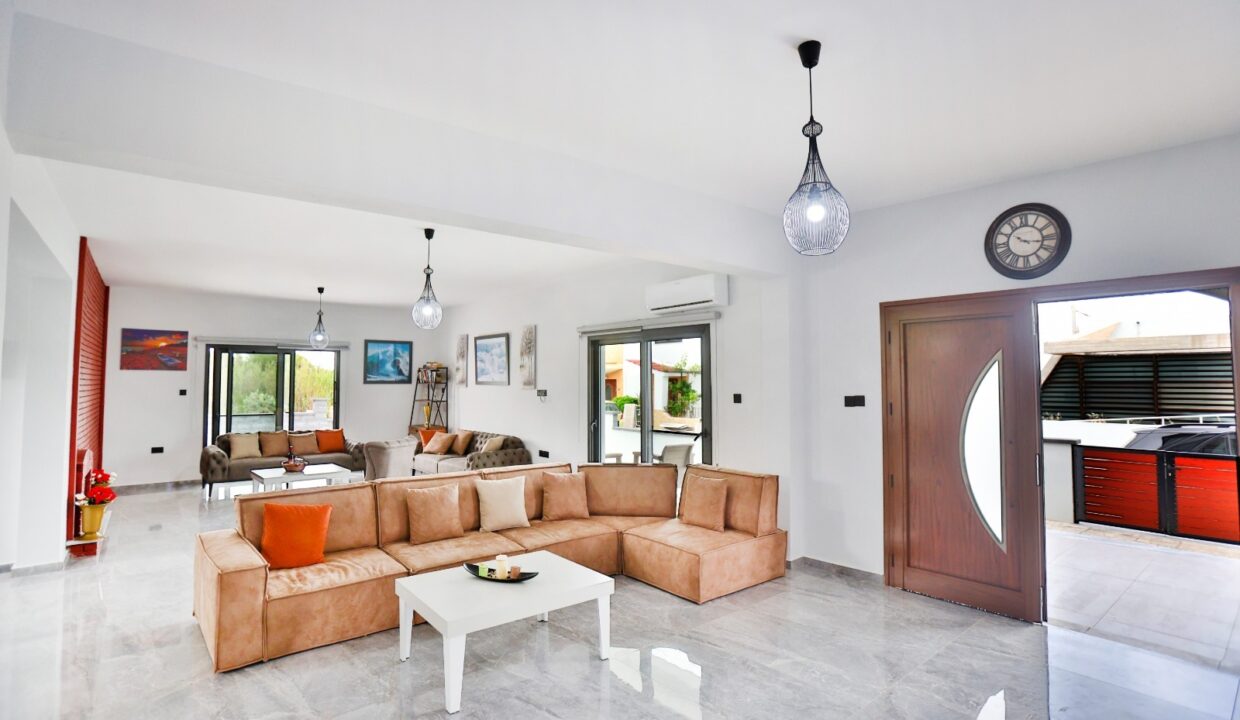 WhatsApp Image 2024-12-07 at 15.39.50 (3)