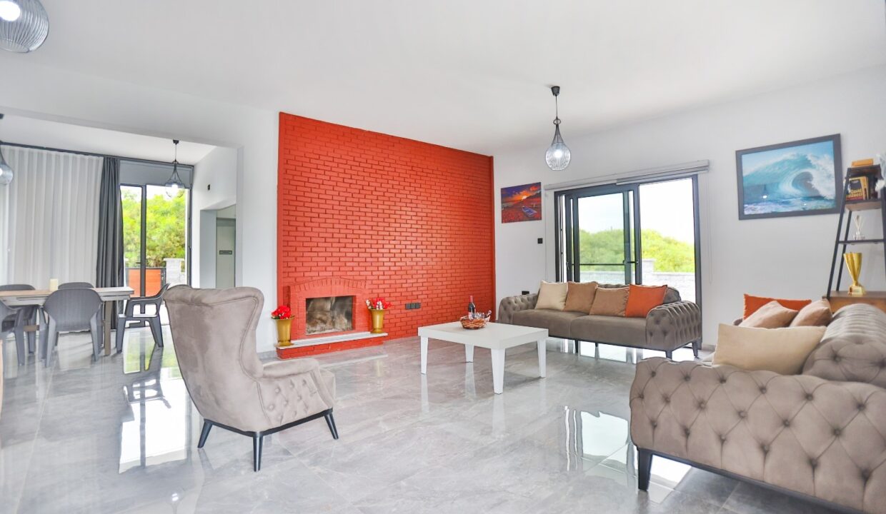 WhatsApp Image 2024-12-07 at 15.39.51 (1)