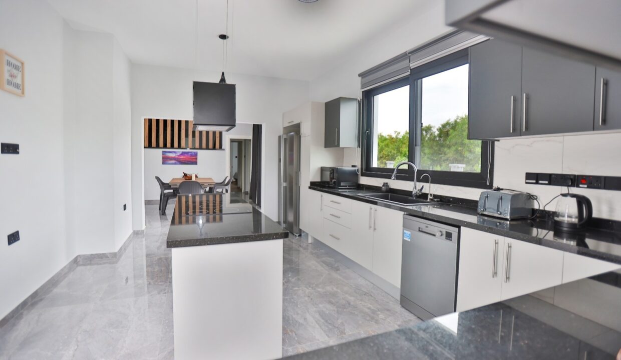 WhatsApp Image 2024-12-07 at 15.39.52 (1)