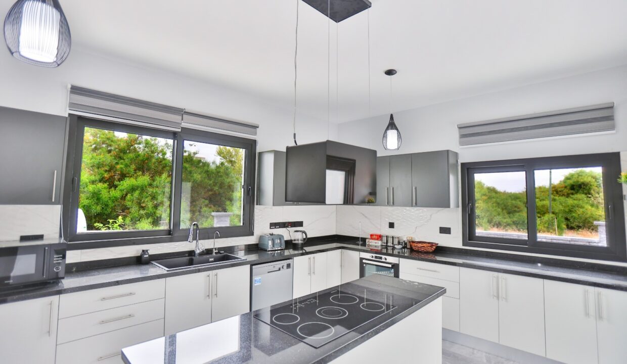 WhatsApp Image 2024-12-07 at 15.39.52 (2)