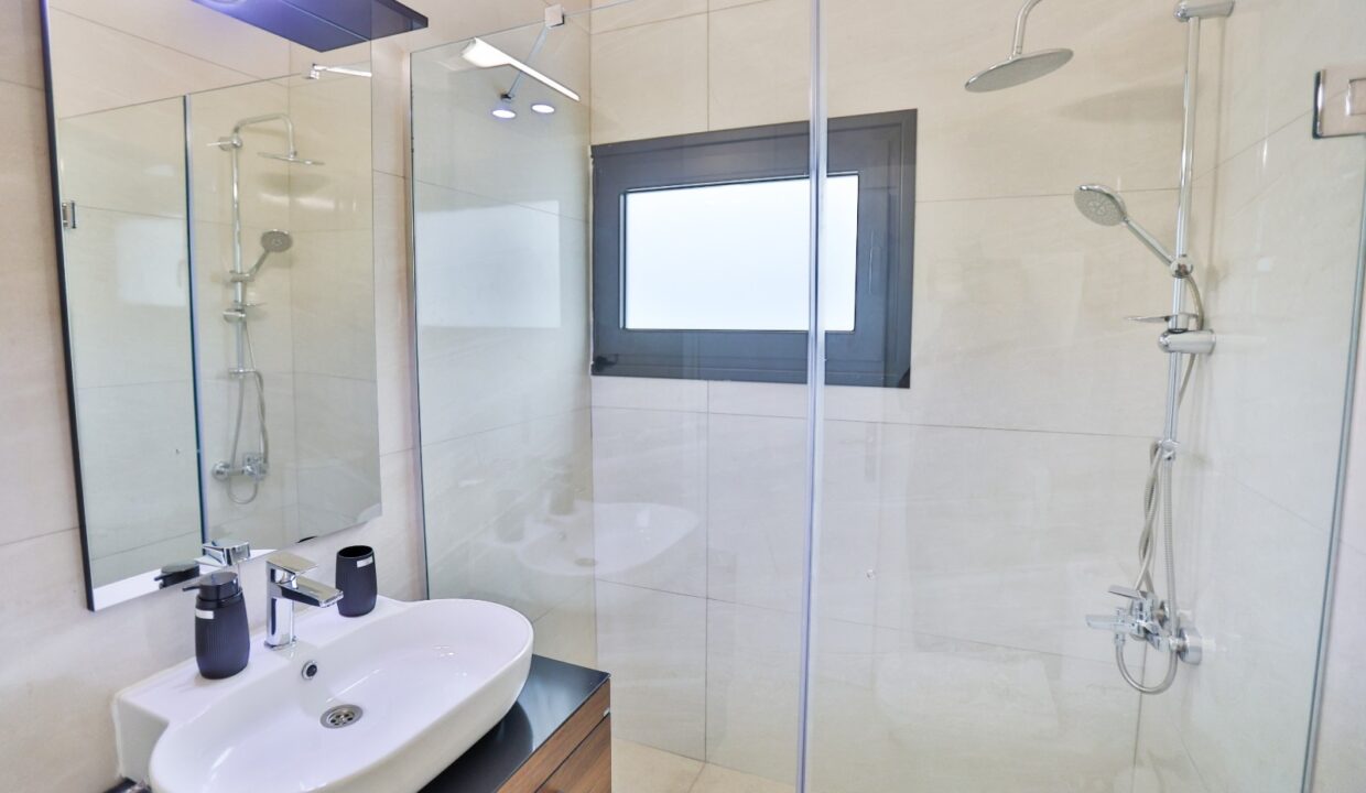 WhatsApp Image 2024-12-07 at 15.39.53 (2)