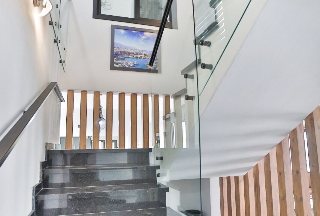 WhatsApp Image 2024-12-07 at 15.39.55 (1)